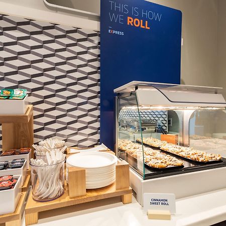 Holiday Inn Express Hotel Fort Campbell-Oak Grove By Ihg Ngoại thất bức ảnh