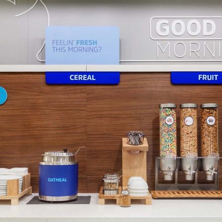 Holiday Inn Express Hotel Fort Campbell-Oak Grove By Ihg Ngoại thất bức ảnh