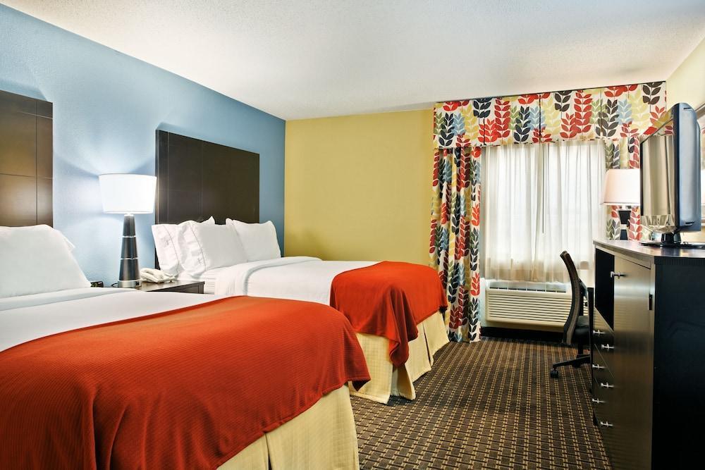 Holiday Inn Express Hotel Fort Campbell-Oak Grove By Ihg Ngoại thất bức ảnh