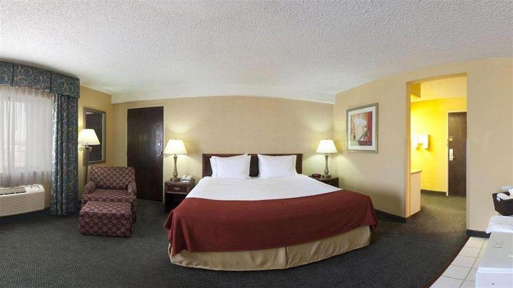 Holiday Inn Express Hotel Fort Campbell-Oak Grove By Ihg Ngoại thất bức ảnh
