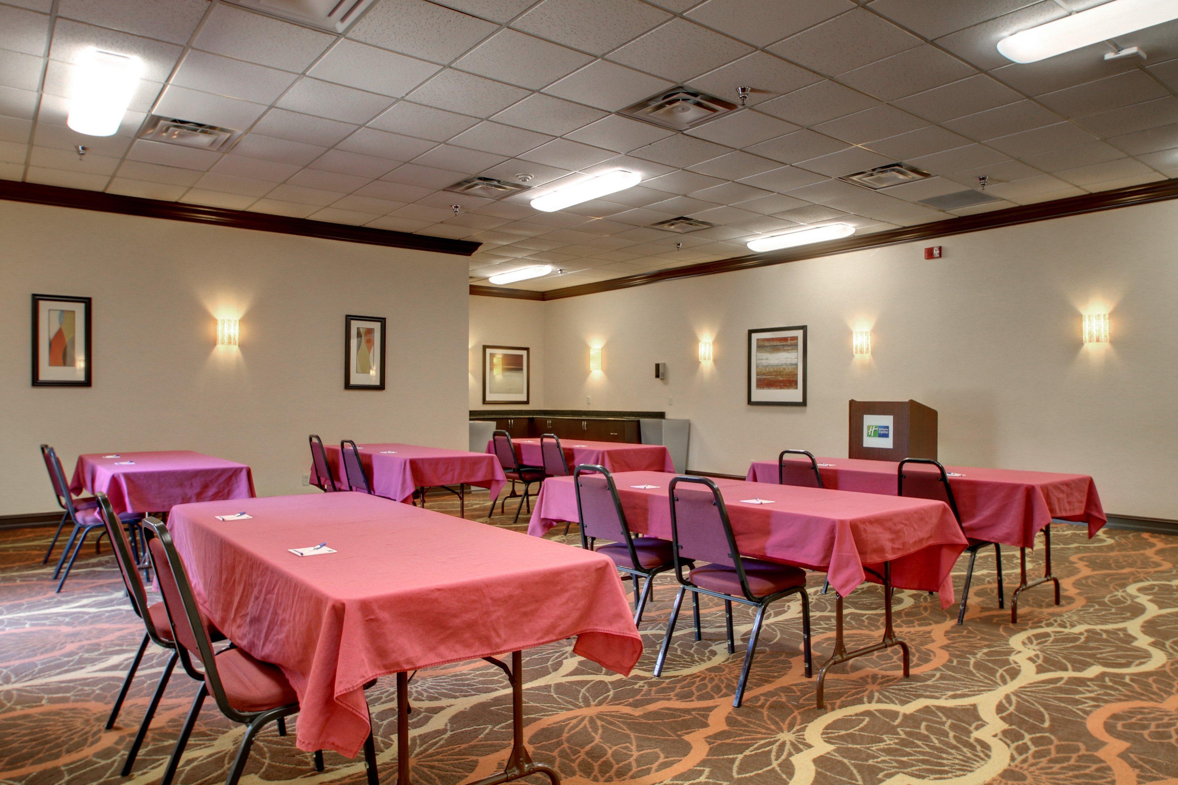 Holiday Inn Express Hotel Fort Campbell-Oak Grove By Ihg Ngoại thất bức ảnh