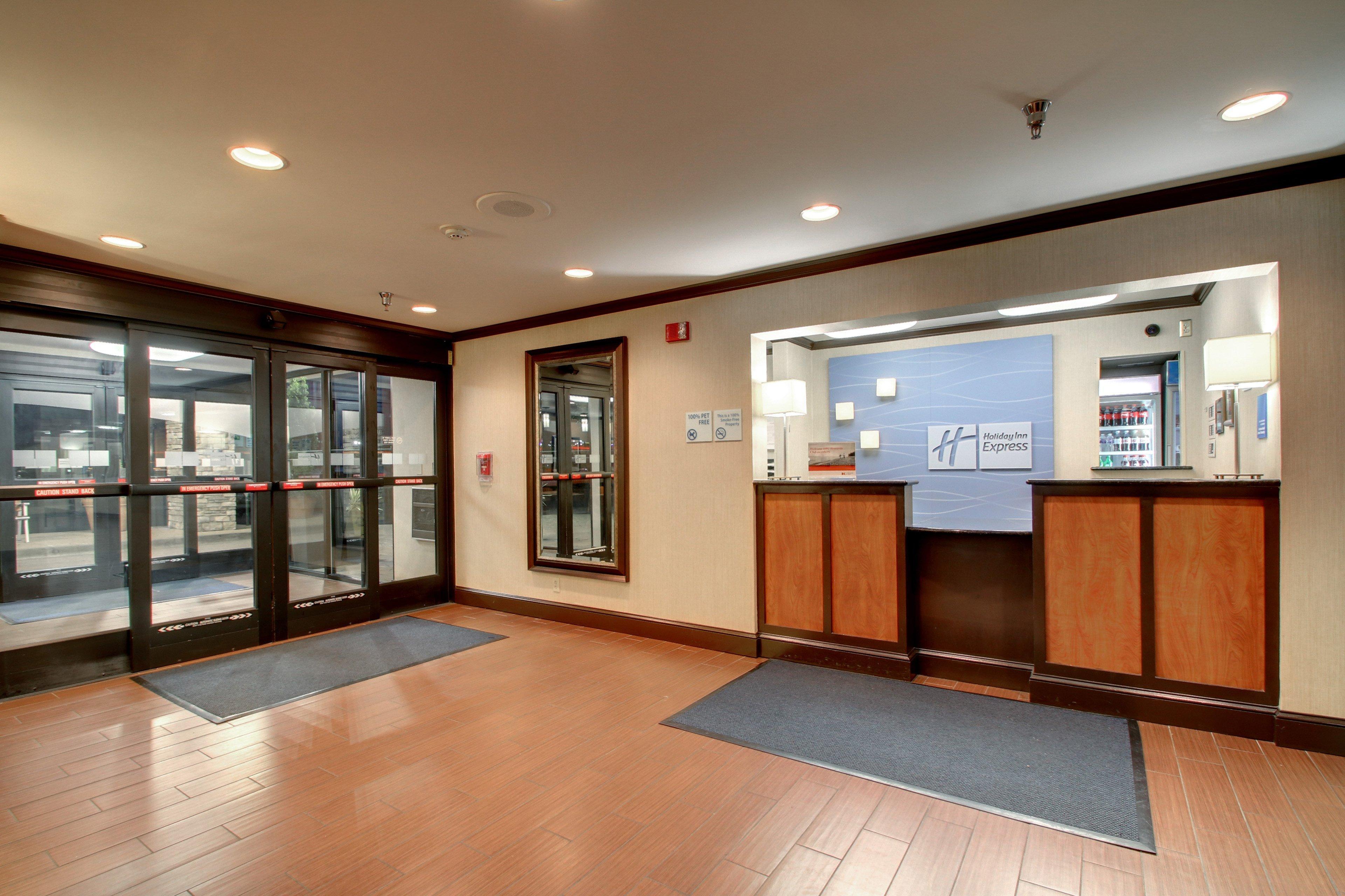 Holiday Inn Express Hotel Fort Campbell-Oak Grove By Ihg Ngoại thất bức ảnh
