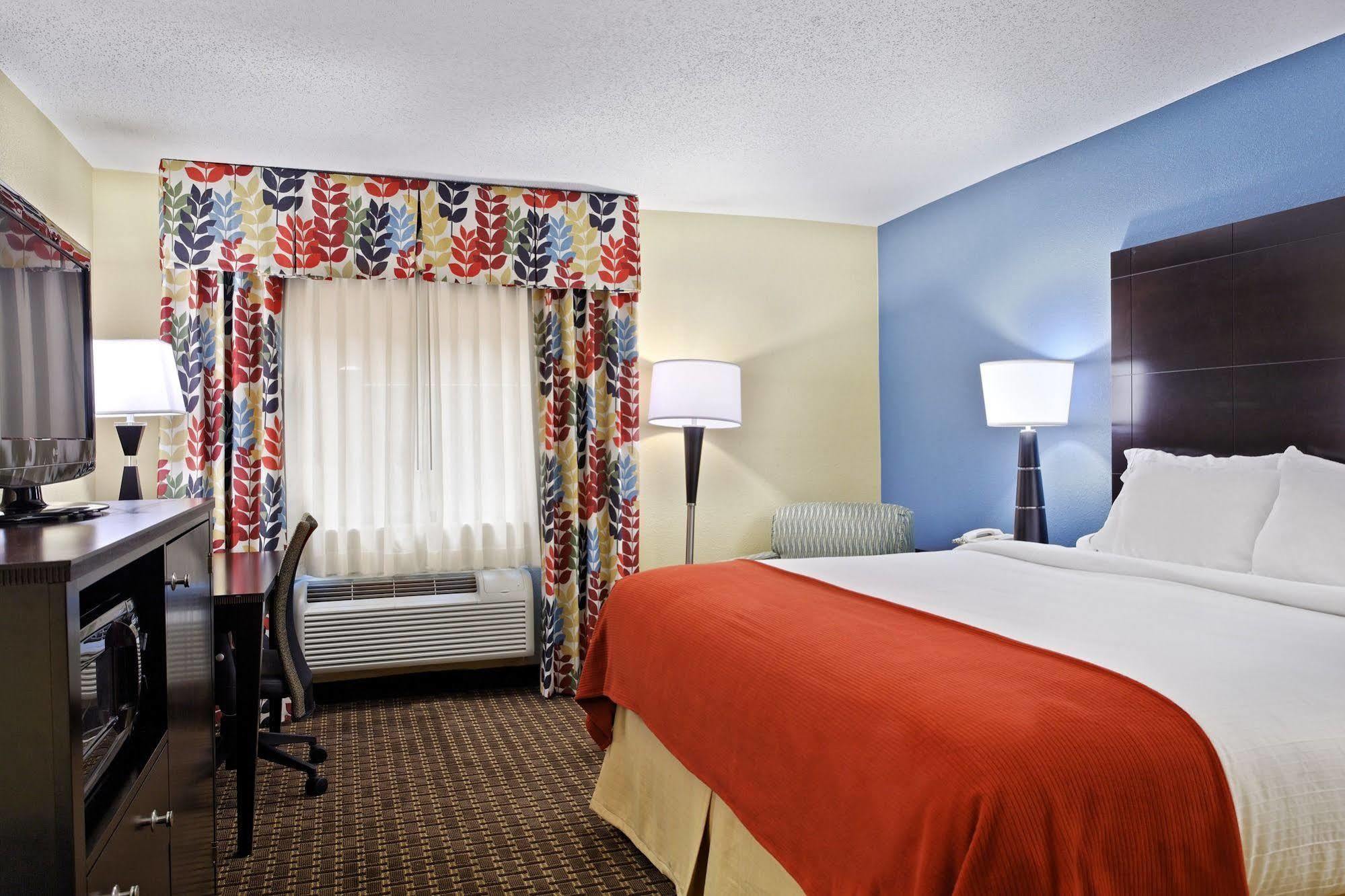 Holiday Inn Express Hotel Fort Campbell-Oak Grove By Ihg Ngoại thất bức ảnh